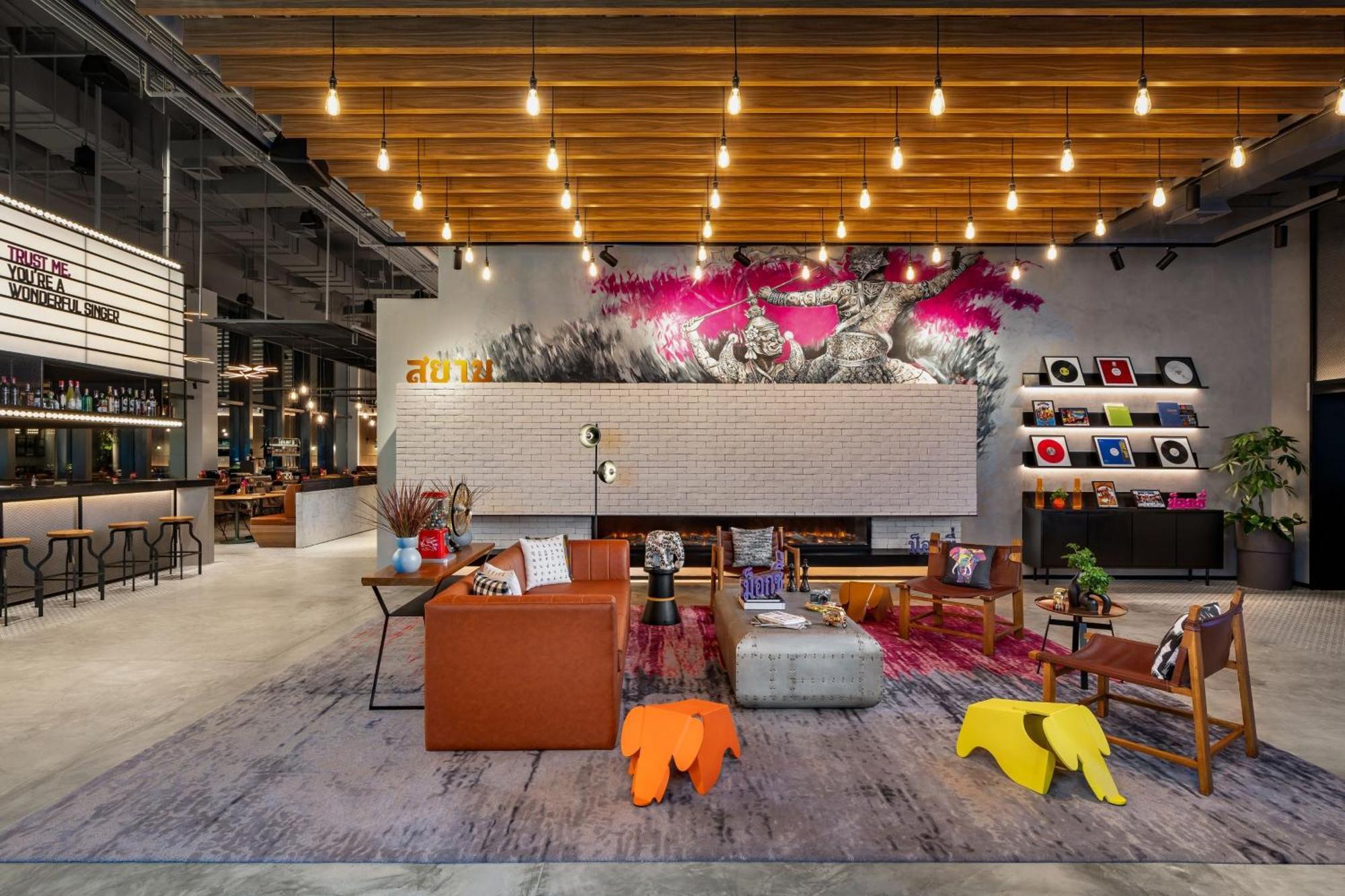 Moxy Bangkok Ratchaprasong Hotel Exterior foto