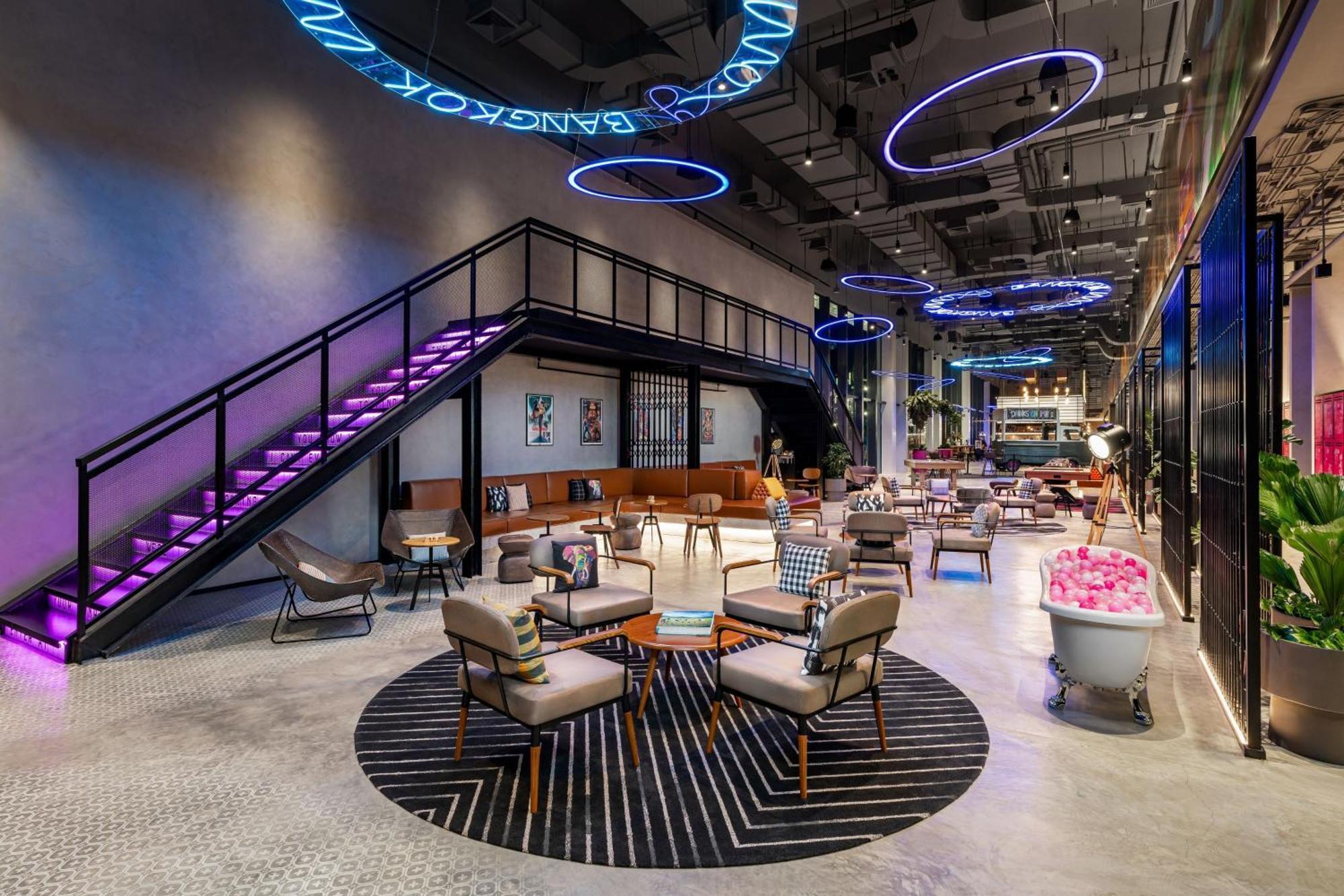 Moxy Bangkok Ratchaprasong Hotel Exterior foto