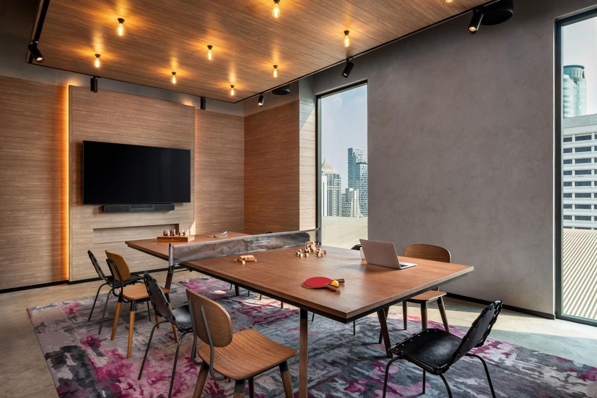 Moxy Bangkok Ratchaprasong Hotel Exterior foto