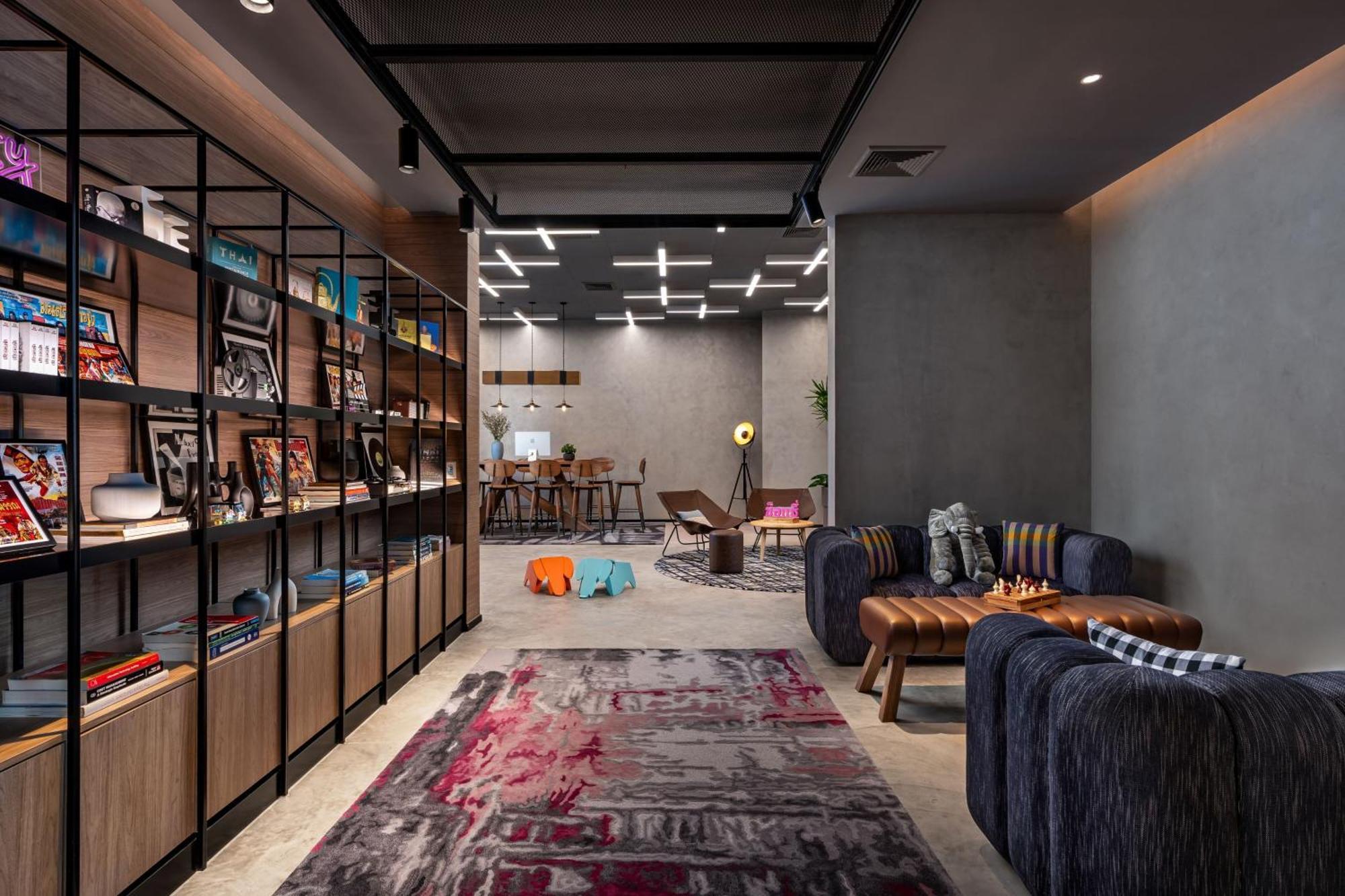 Moxy Bangkok Ratchaprasong Hotel Exterior foto